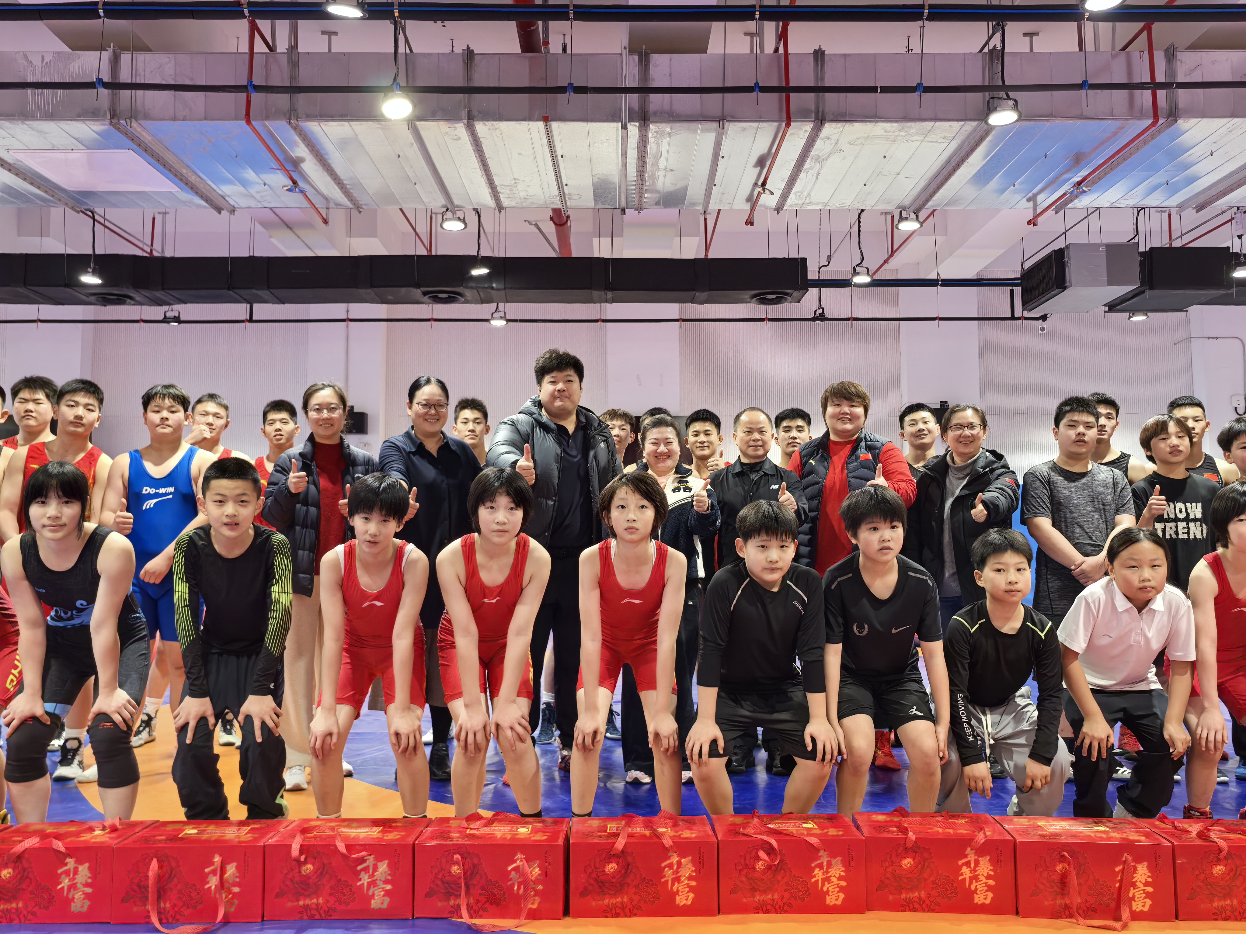 市政府领导走访慰问我市备...